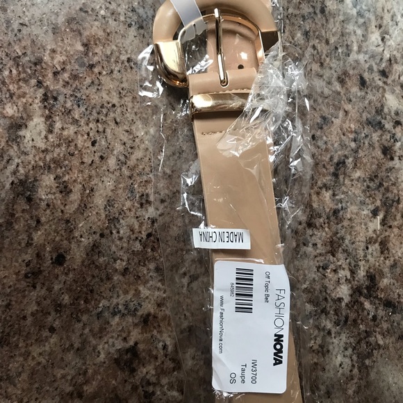 Medium Floral Romper including Taupe belt - Picture 4 of 7